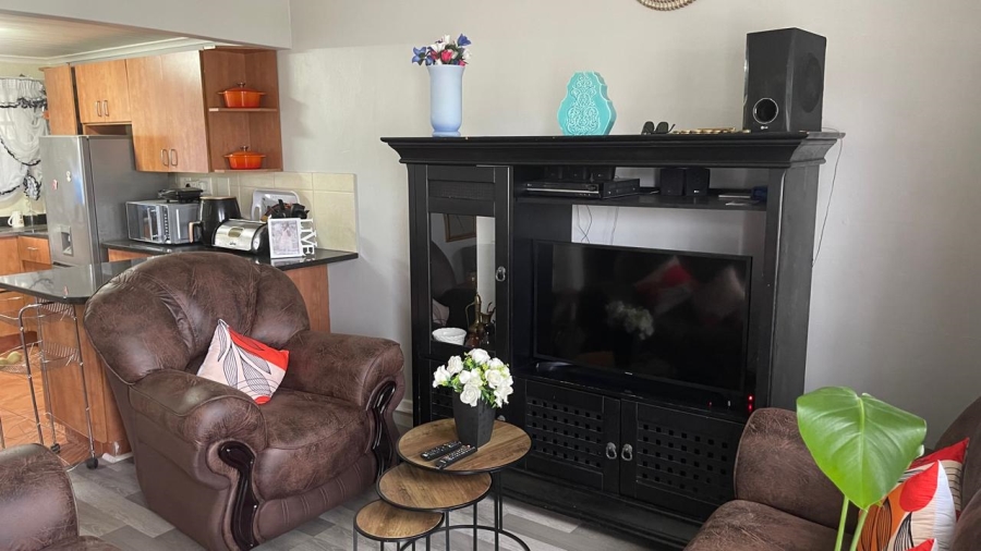 2 Bedroom Property for Sale in Forest Hill Eastern Cape